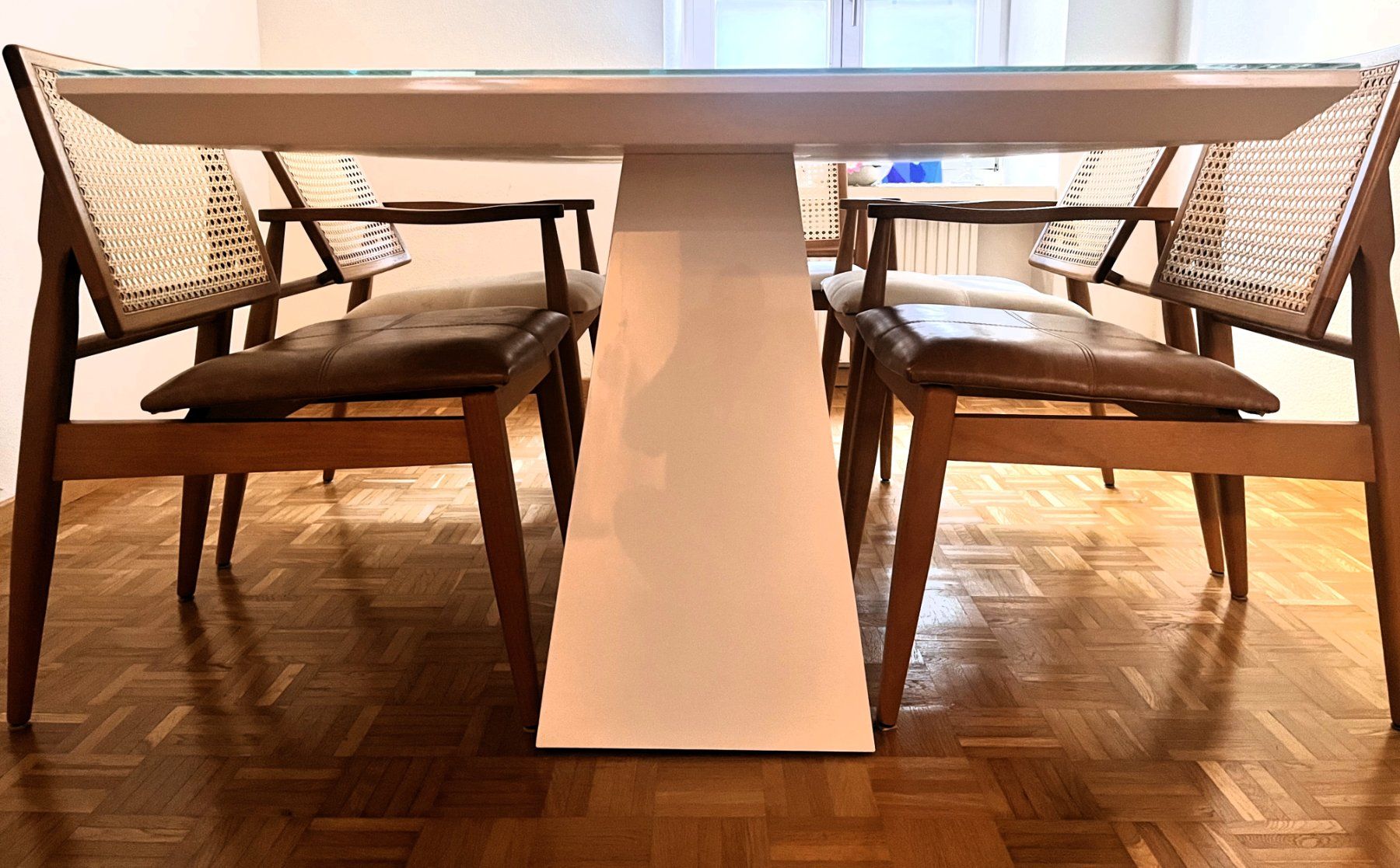 Tische: Modern White Rectangular Dining Table – Excellent Condition – Gebraucht aus Zürich von JA_MJ 1