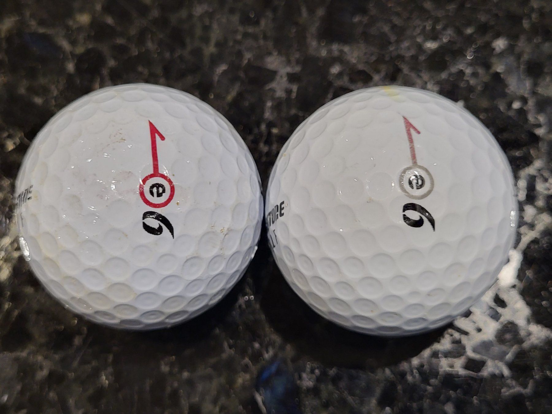 Bälle: 2 GOLFBÄLLE • Bridgestone GOLF • Golfspiel Golfball – Gebraucht aus Dorf von Mischa2010 2