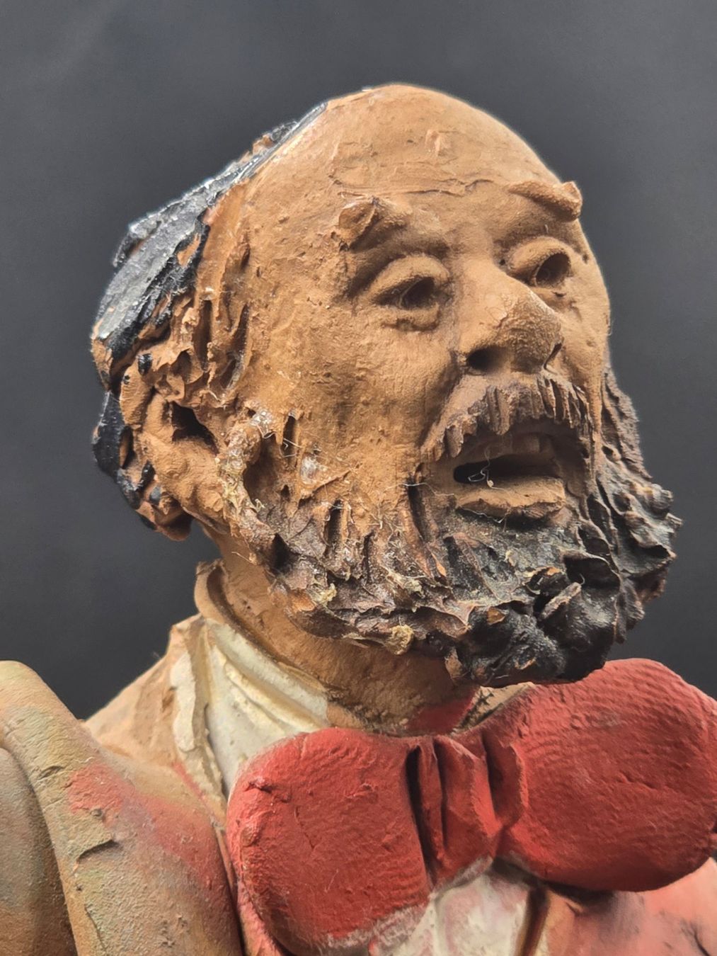 Statuette: Ton Figur sitzender Mann auf Weinfass, signiert – Usato da Rorschacherberg venduto da snOOpydOg11 1