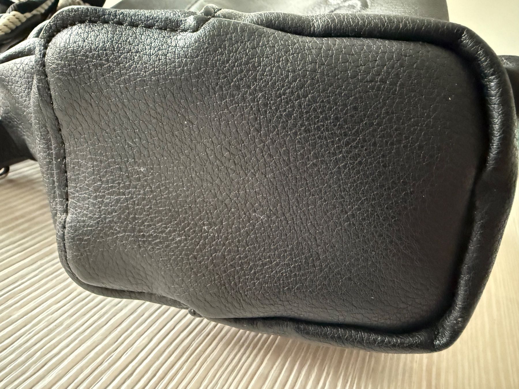 Desigual Borse da donna: Schwarze Desigual Handtasche – Usato da Ermatingen venduto da Speiki2 9