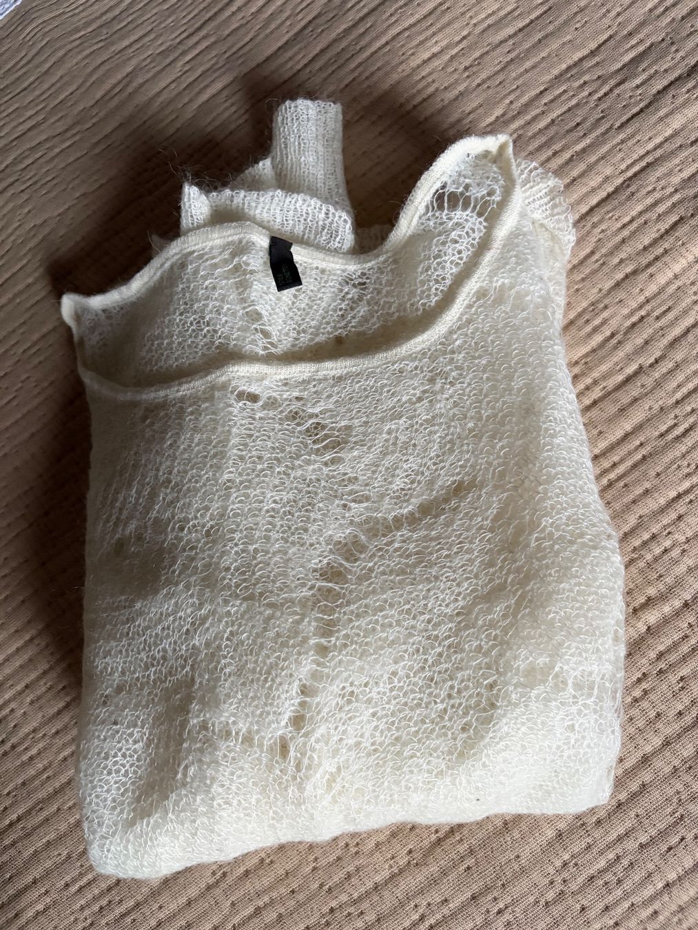 Benetton Maglioni & Felpe: Benetton Mohair Mix Cloud Top – Usato da Luzern venduto da AM2nd 1