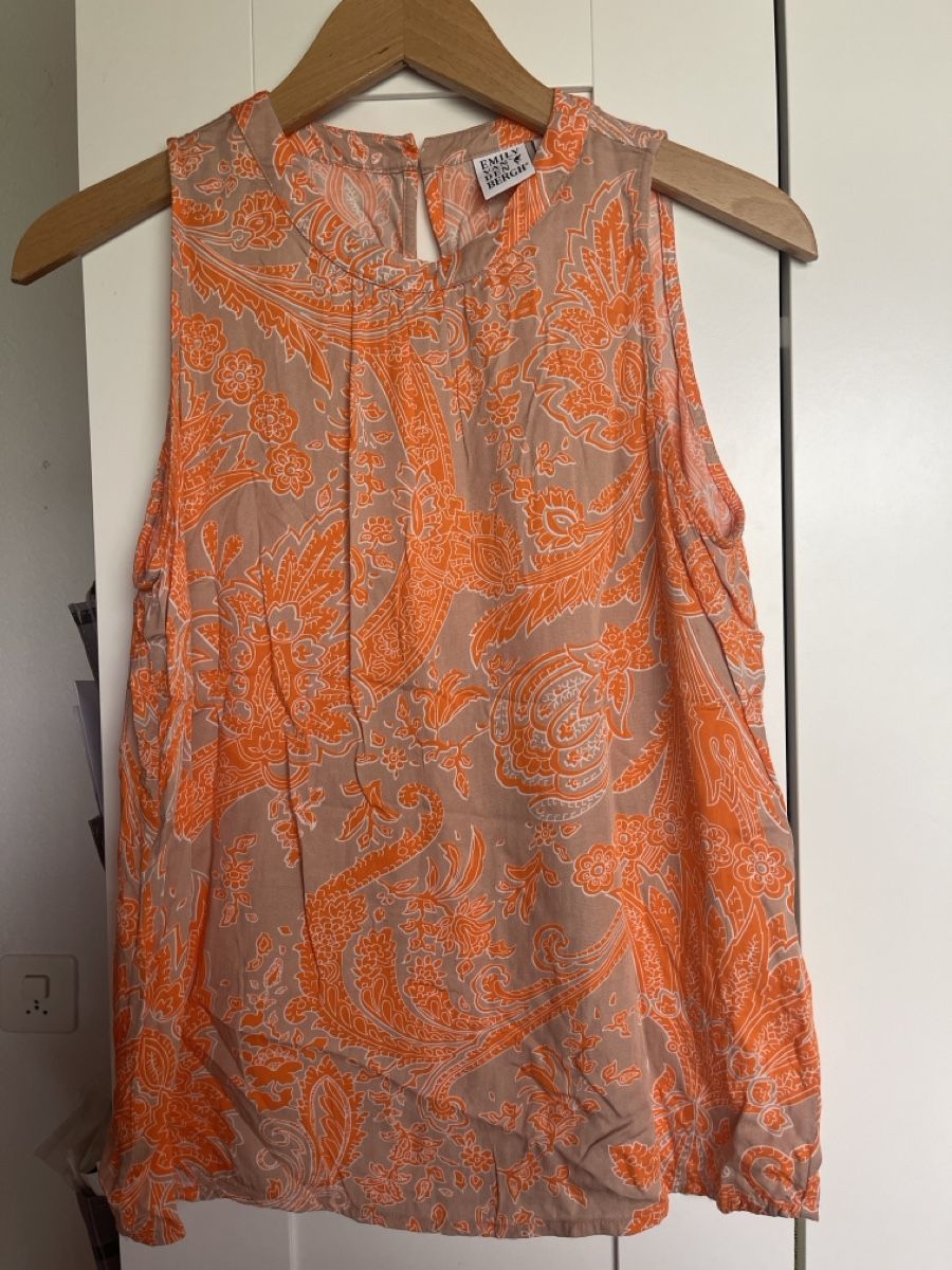 Top: Top von EMIILY VAN DEN BERGH GR. 38 – Usato da Balsthal venduto da Katzenfan99