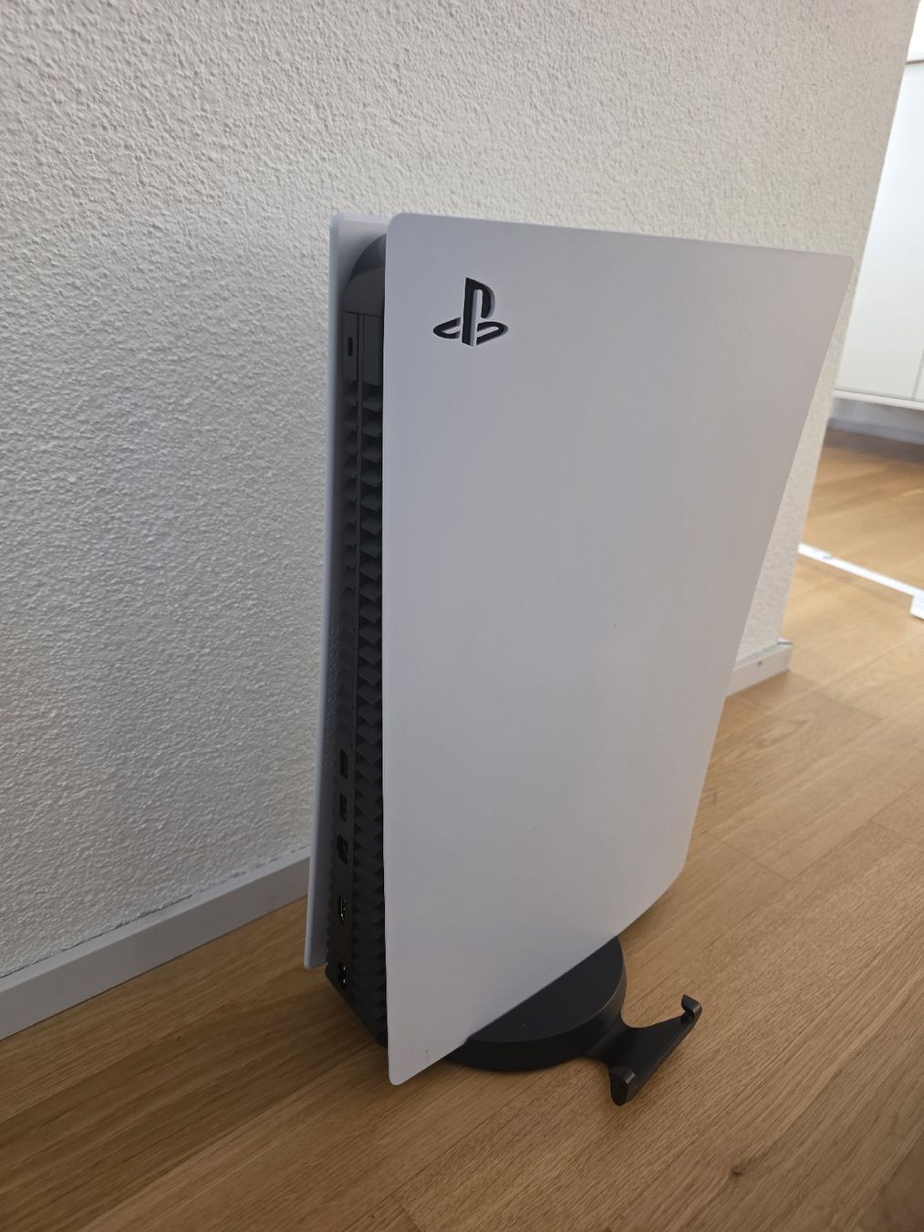 Sony Console: PS5 Konsole digital edition mit DualSense Controller & Kabel – Nuovo (secondo la descrizione) da Schlieren venduto da est_b2px 1