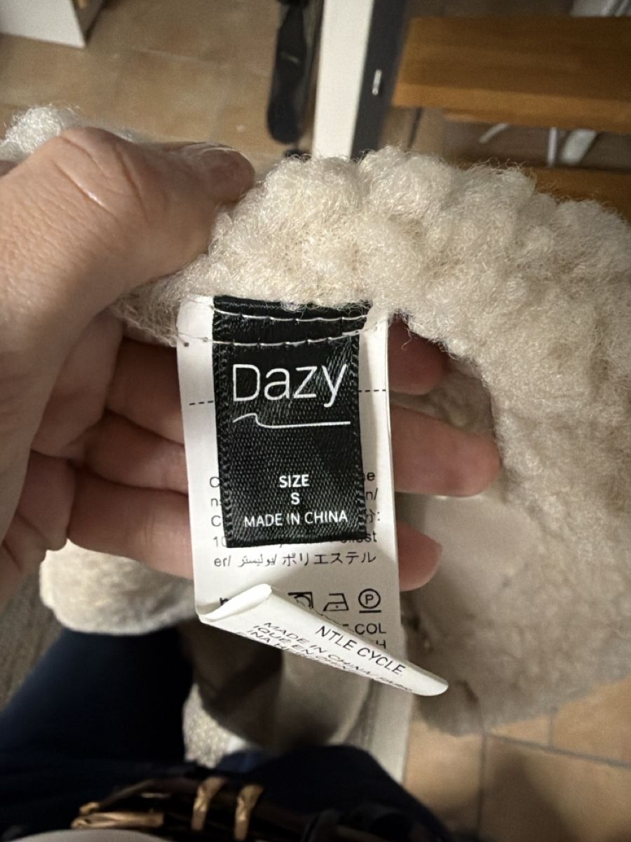 Jacken: Dazy Jacke in Beige mit Teddyfutter Grösse S gebraucht – Neu (gemäss Beschreibung) aus Pfäffikon ZH von anlimalu 1