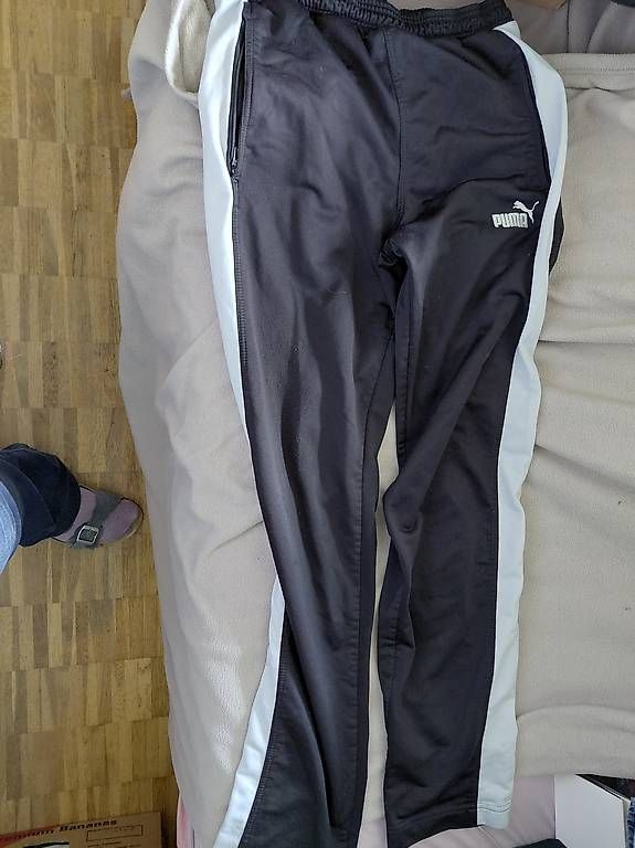 Puma Pantaloni: Turnhose gr. 176 – Usato da Ostermundigen venduto da sta_vl6d