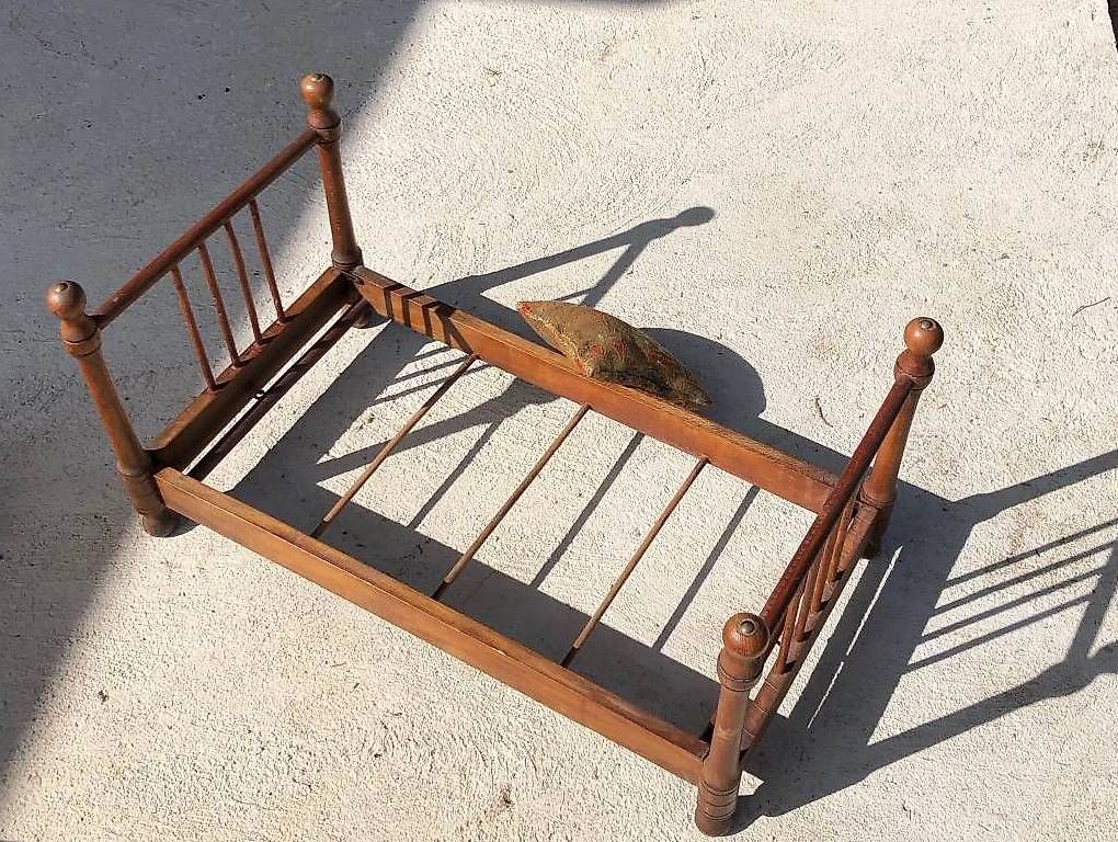 Case e mobili per bambole: Lit de poupée en bois pliant – Usato da Blonay venduto da Jmt02 2