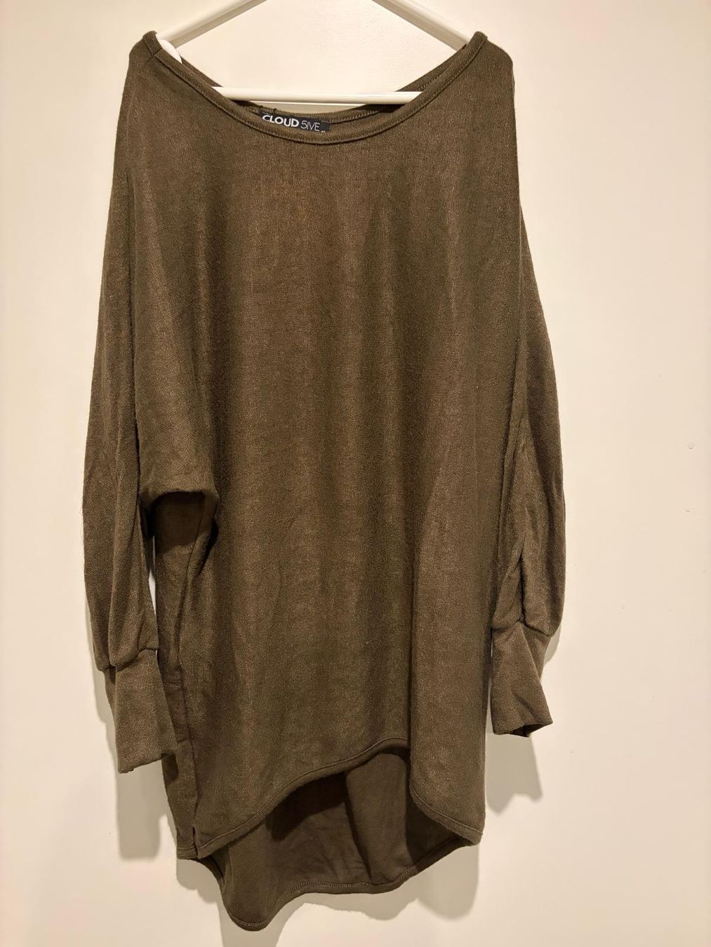 Pullover & Sweatshirts: Trendiger Cloud 5ive Pullover in Khaki, Grösse XS – Neu und originalverpackt aus Aeschi (SO) von clementinli