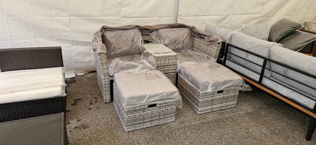 Sofas: Gartenlounge Ausstellungs Modell – Neu und originalverpackt aus Lützelflüh-Goldb von Rampenverkauf_72_ 2