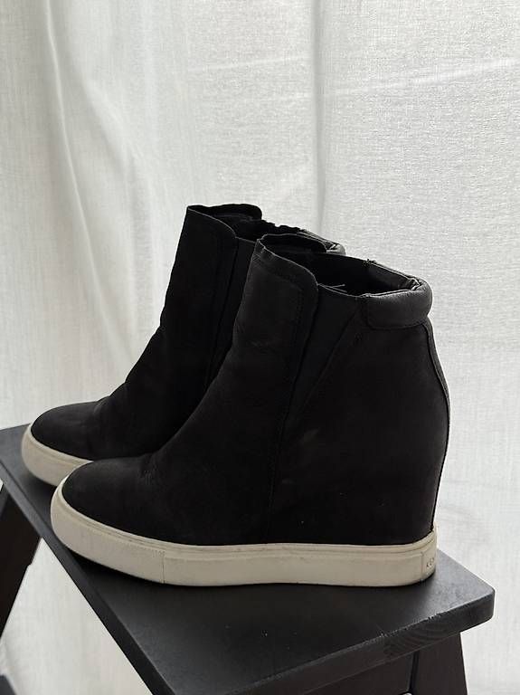 Scarpe da donna: Nubukstiefel Kenneth Cole - Größe 37,5 – Usato da Zürich venduto da YanaZam 1