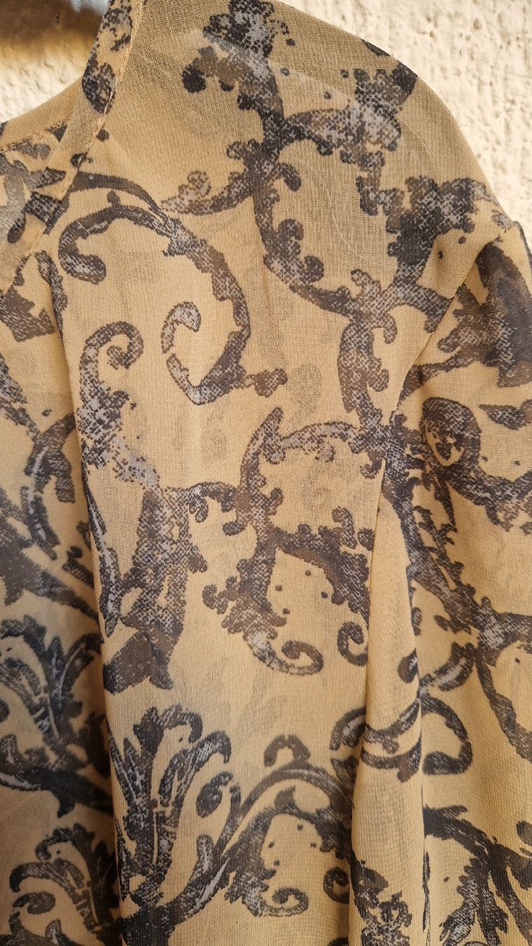 Heine Camicette: Damenbluse, leicht und transparent, beige mit hellblau Gr.44 – Usato da Rickenbach LU venduto da esmarti 1