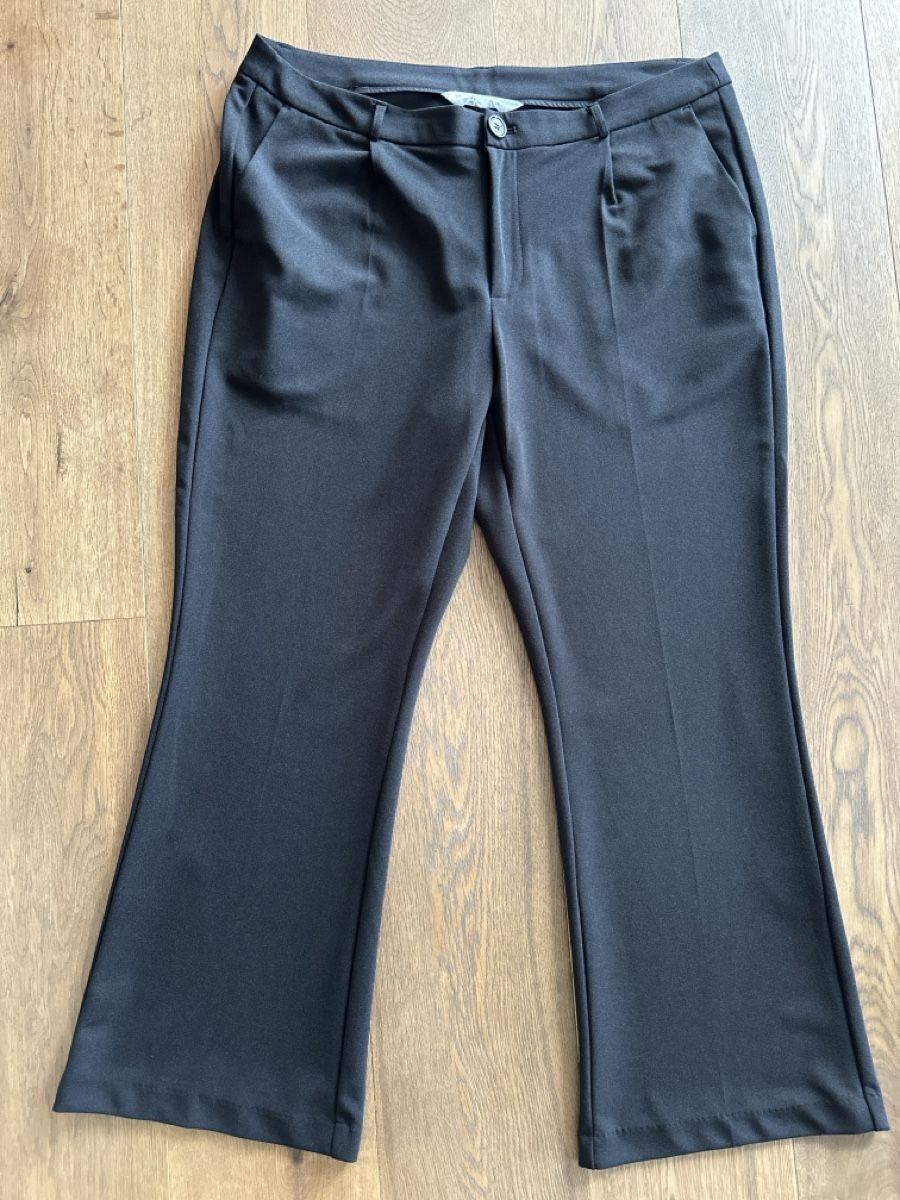 Ulla Popken Pantaloni: Schwarze Stoffhose von Ulla Popken, Gr. 46 – Nuovo (secondo la descrizione) da Emmen venduto da moodle13