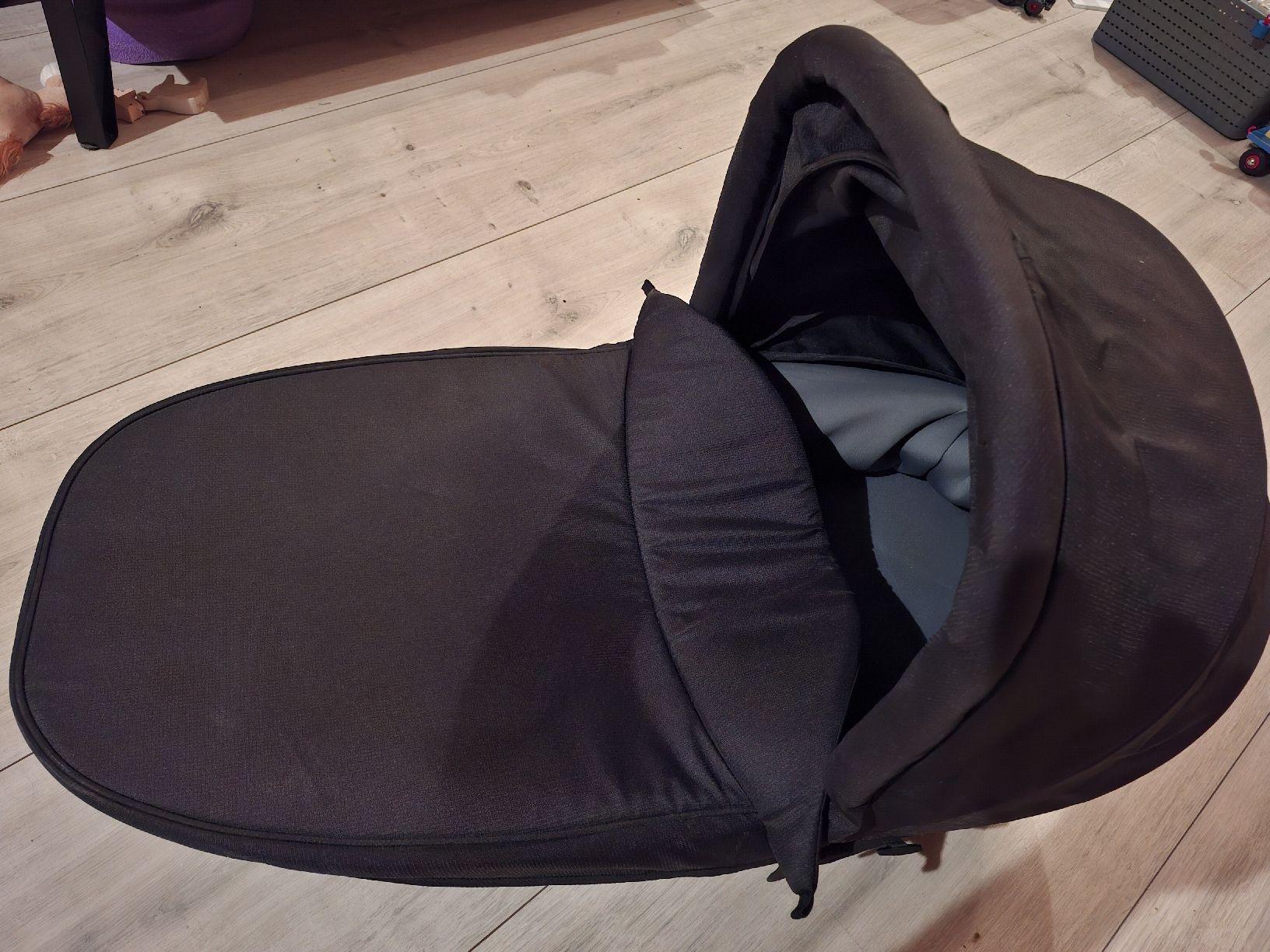 Thule Carrozzine: Thule Babyschale zu Urban Glide Kinderwagen – Usato da Bowil venduto da Yfazer