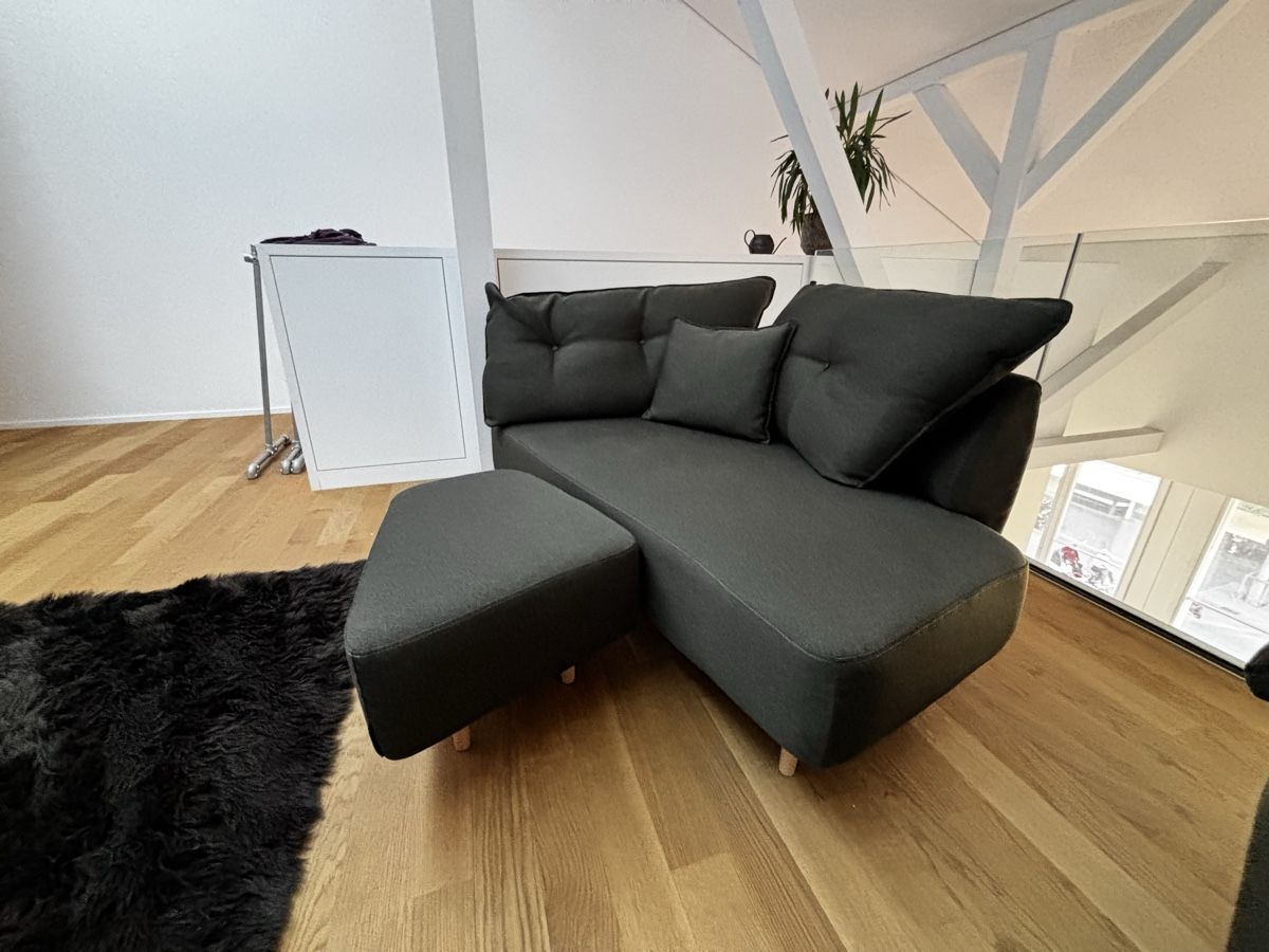 Livom Sofas: LIVOM Sofa mit Ottomane dunkelgrau guter Zustand – Gebraucht aus Interlaken von tin_sw2k 2