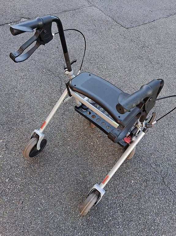 Aides à la marche: Rollator – D'occasion à Horgen par cla_bv5q 2