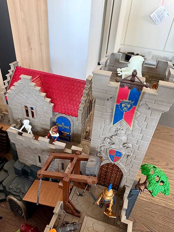 Spielzeuge: Ritterburg Playmobil – Gebraucht aus Sursee von Sportsreh 2