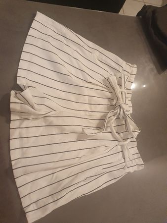 Bershka Shorts, Grösse S, Sommerlich leicht & bequem!