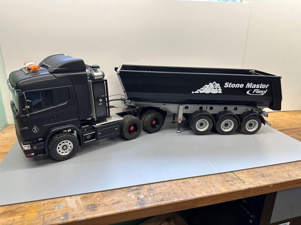 Tamiya Scania R620 6x6 mit Stone Master Kippauflieger (Gebraucht) in ...