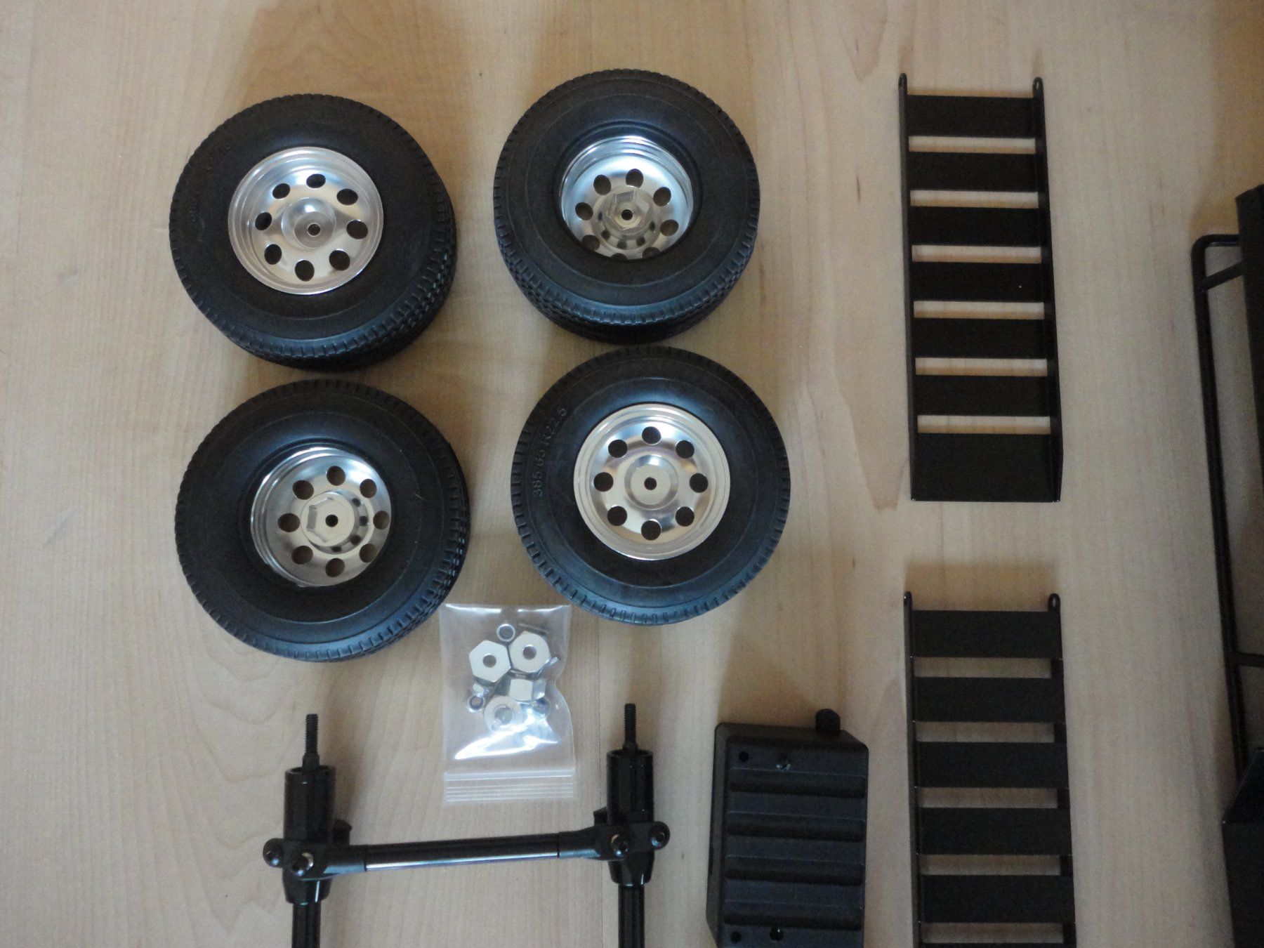 Modellismo RC: Anhänger 1:10 RC – Nuovo e nell'imballaggio originale da Horgen venduto da RcModell 2