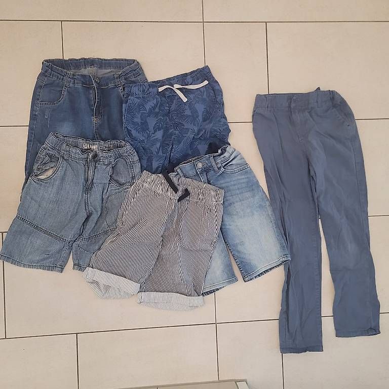 Lotti & Set di vestiti: Jungen Kleider Gr 128-134 – Usato da bubikon venduto da Yabako 2