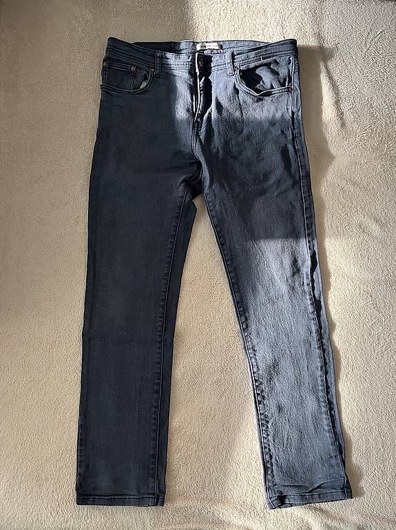 Jeans: Jeans Hosen – Usato da Niederhasli venduto da Scharindli 2