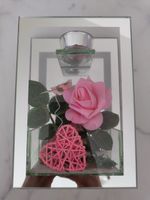 Dekorationsrahmen für Kerzen mit Rose und Herz
