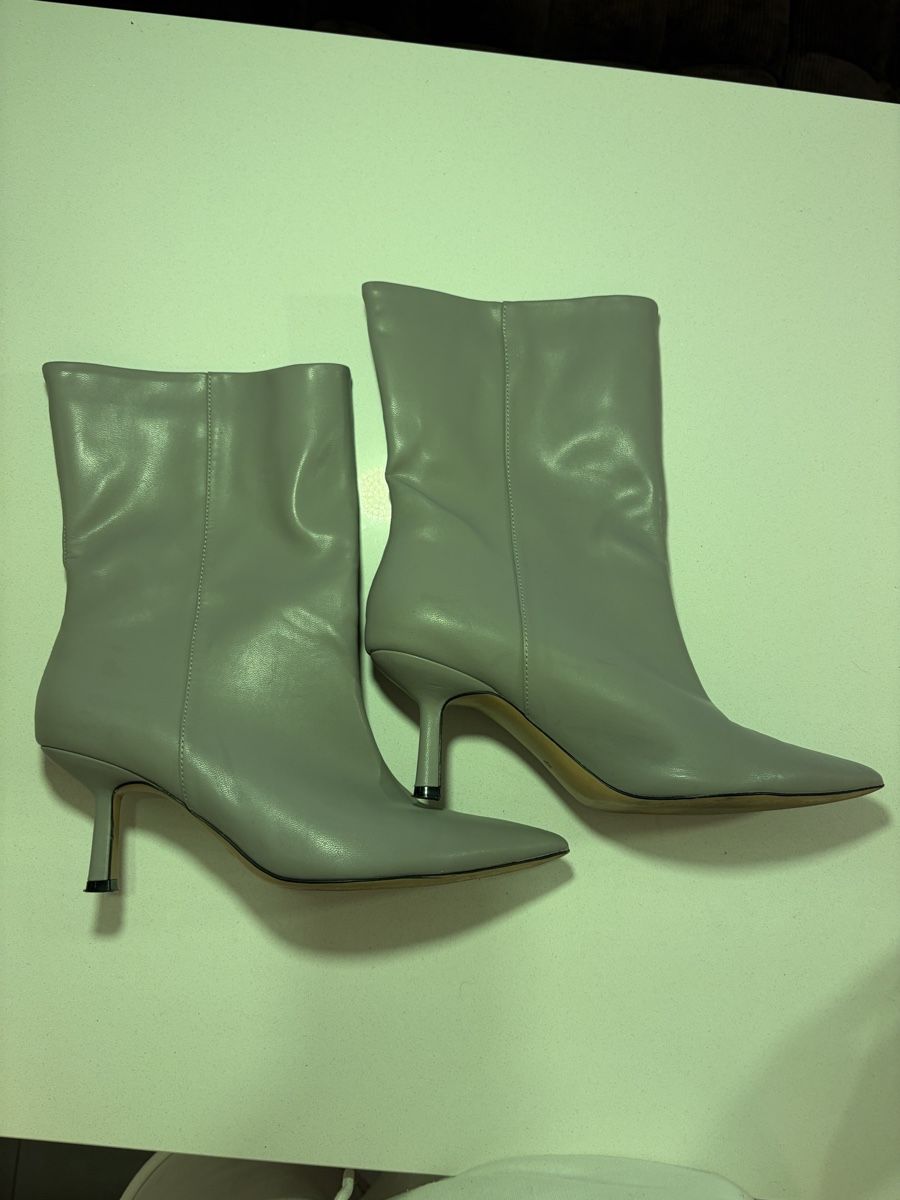Damenschuhe: Stiefeletten grau Grösse 40 Lederimitat gebraucht – Gebraucht aus Zürich von lar_dw7h 1