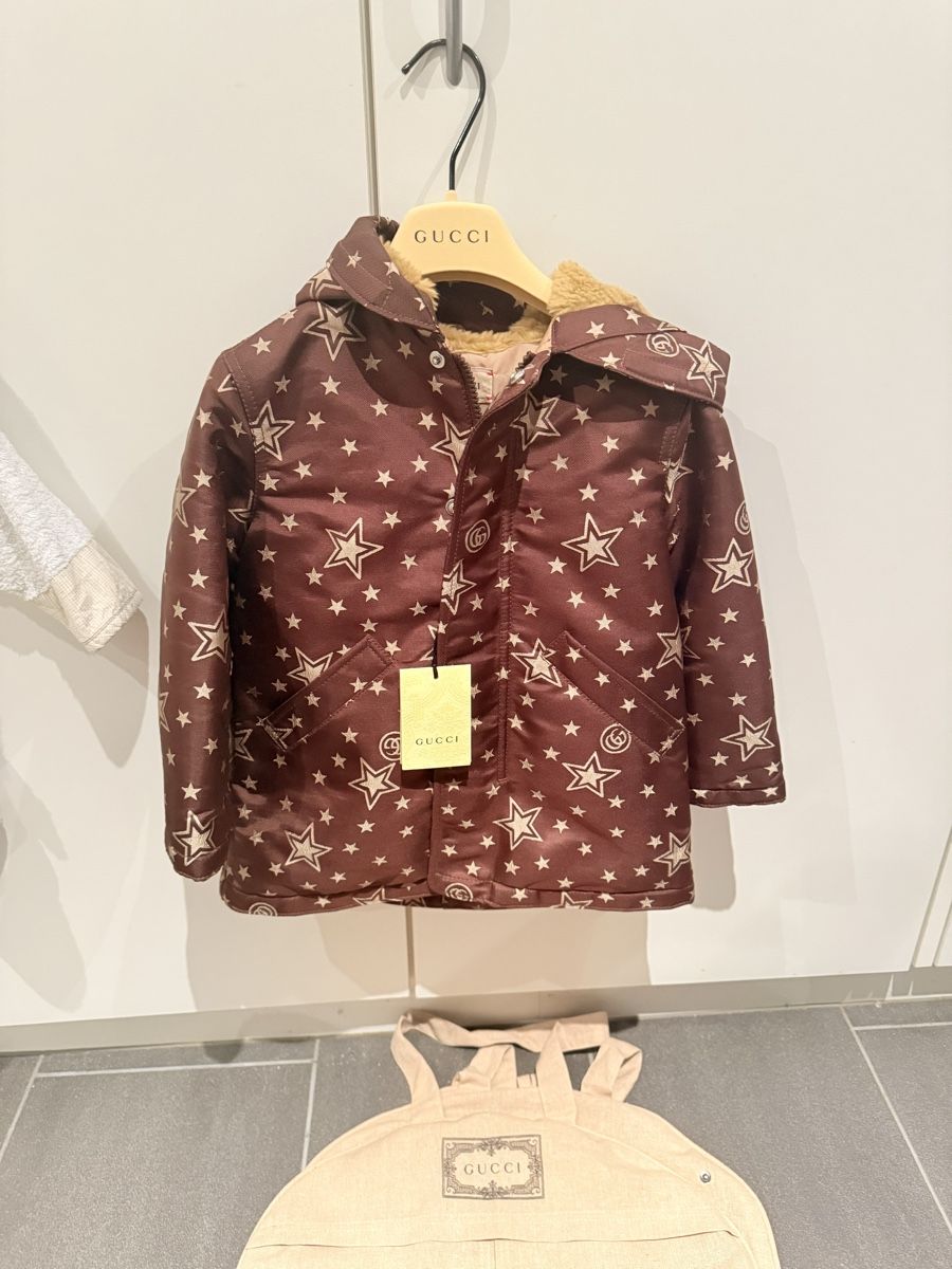 Gucci Giacche & Cappotti: Gucci Kinder Jacke mit Sternenmuster – Nuovo e nell'imballaggio originale da Hagendorn venduto da VS0506 2