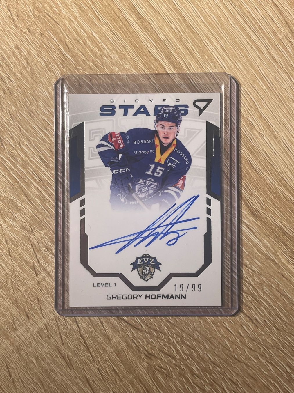 Sportzoo Carte collezionabili: Signed Stars Level 1 Grégory Hofmann EV Zug 19/99 – Usato da Thun venduto da Suomitiger