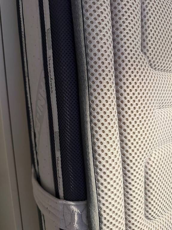 Materassi: Matelas viscoélastique 150x200 - été / hiver – Usato da Gletterens venduto da mar_n29j 3