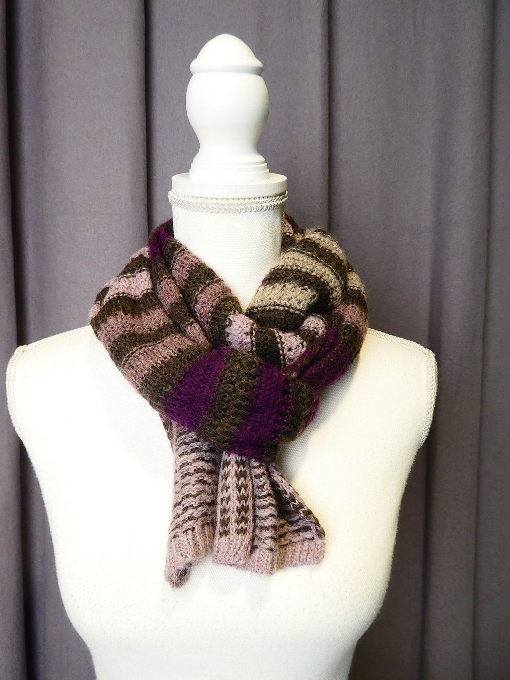 Foulard & Sciarpe: Handgestrickter Schal – Usato da Urtenen-Schönbühl venduto da Restwert_Schoenbuehl 6
