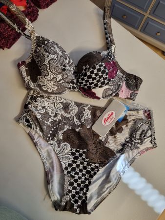 Bikini 42 A  Anita