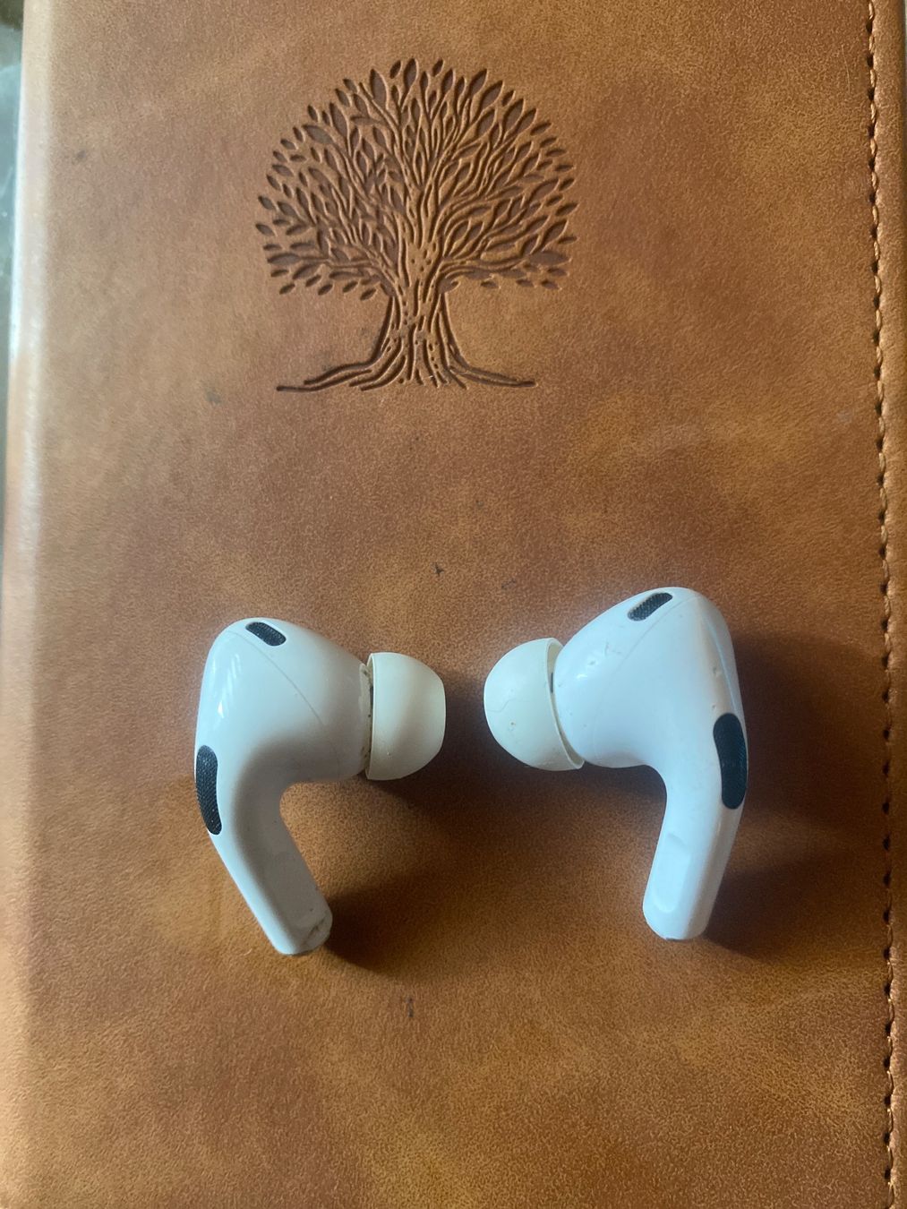 Apple Casques audio: X2 AirPods Pro 2nd Génération – D'occasion à Les Moulins par mst_r2cm