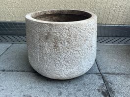 Blumentopf Stein rund guter Zustand