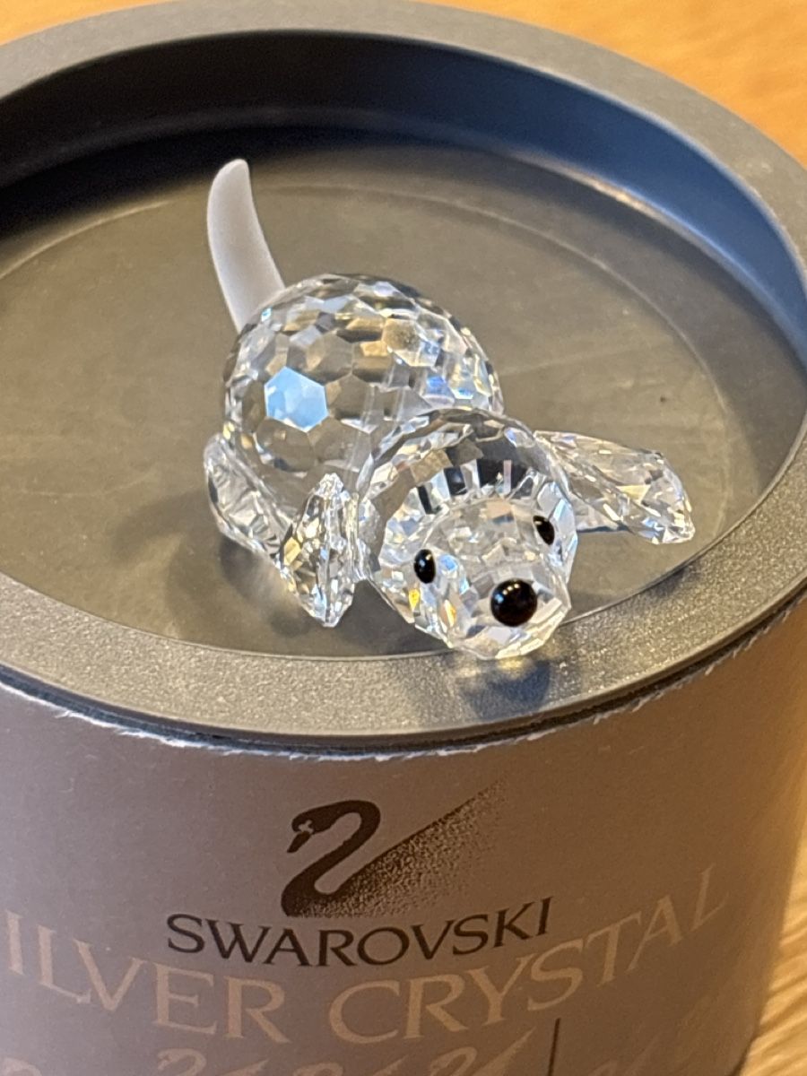 Swarovski Tutte le decorazioni: Swarovski Welpe liegend Originalbox – Usato da La Plaine venduto da Spooty67 1