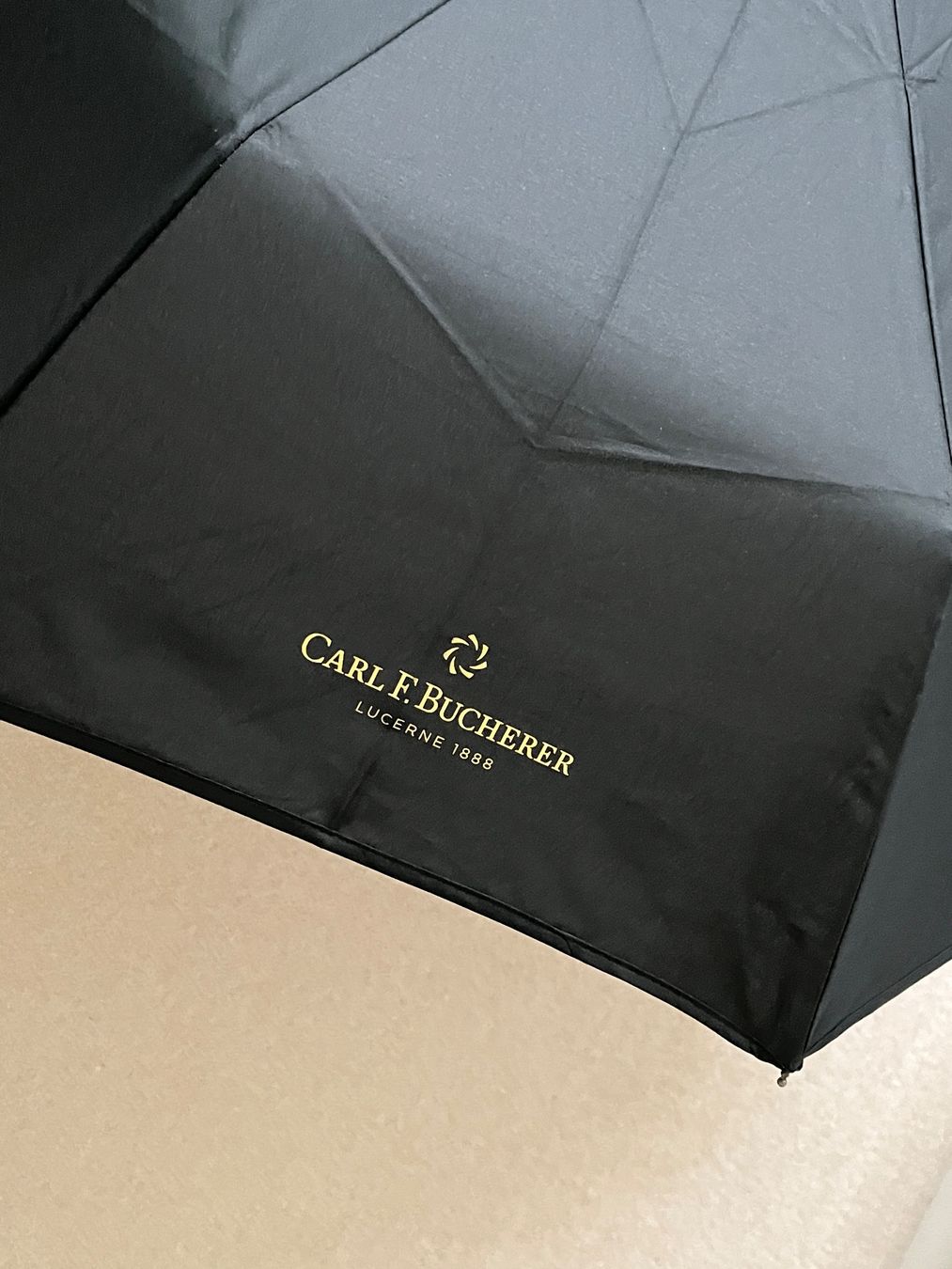 Ombrelli: Original BUCHERER Regenschirm mit Etui - L29cm – Usato da Kilchberg ZH venduto da Simple.Life 2