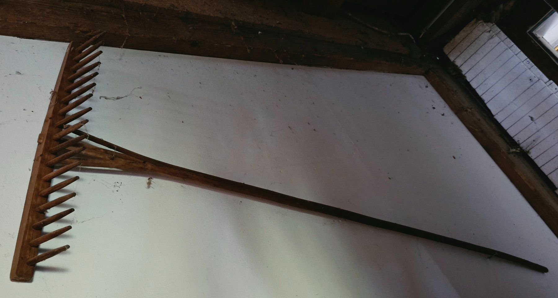 Tutte le decorazioni: Alter Holzrechen Dekoration – Usato da Agasul venduto da ire_h9wl