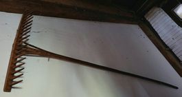 Alter Holzrechen Dekoration