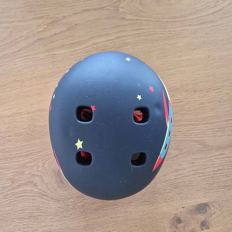 Micro Caschi: Kinderhelm – Usato da Spreitenbach venduto da adn_j5kr 3