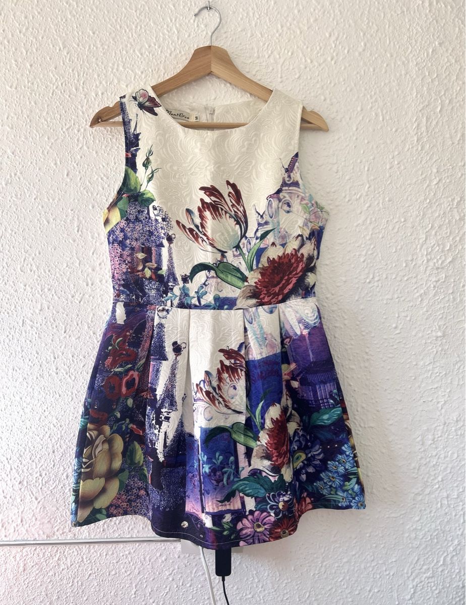 Vestiti: Robe d'été fleurie, taille S-M, comme neuve! – Nuovo (secondo la descrizione) da Carouge GE venduto da Emilynette