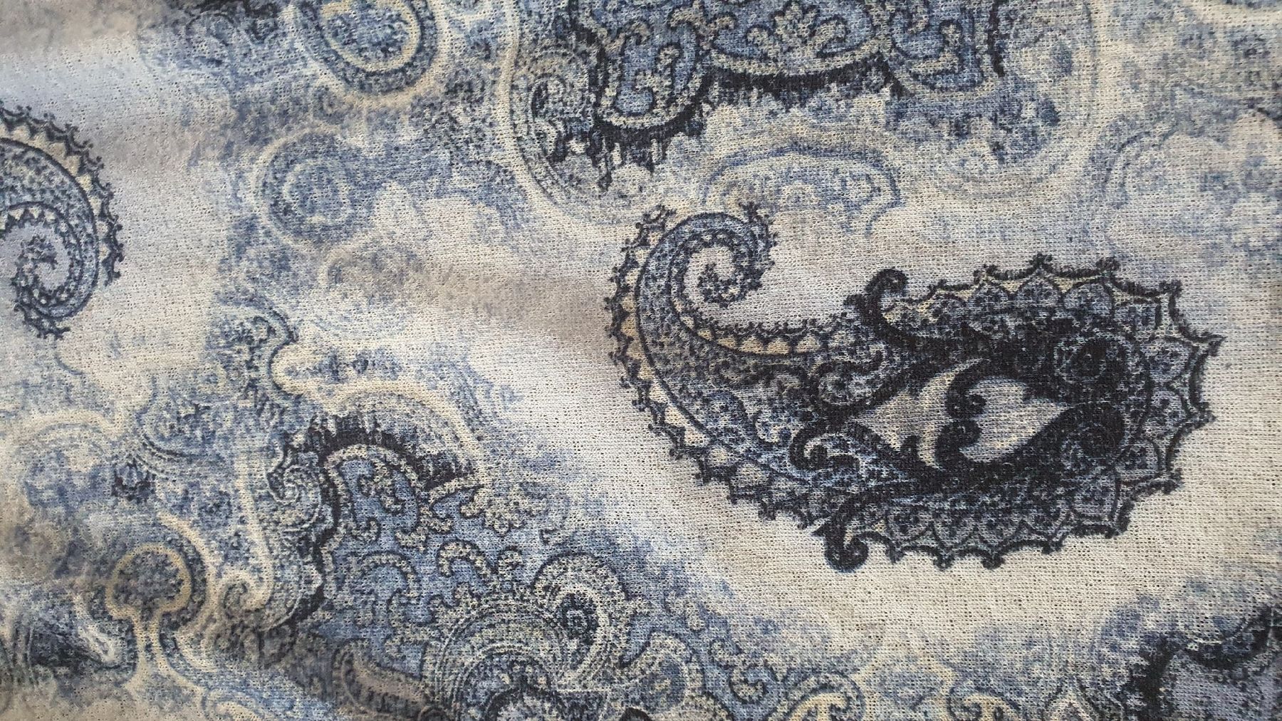 C&A Blusen: Schicke Bluse in Blau mit Muster Grösse 44 – Gebraucht aus Lohn-Ammannsegg von Therealgodfather 1