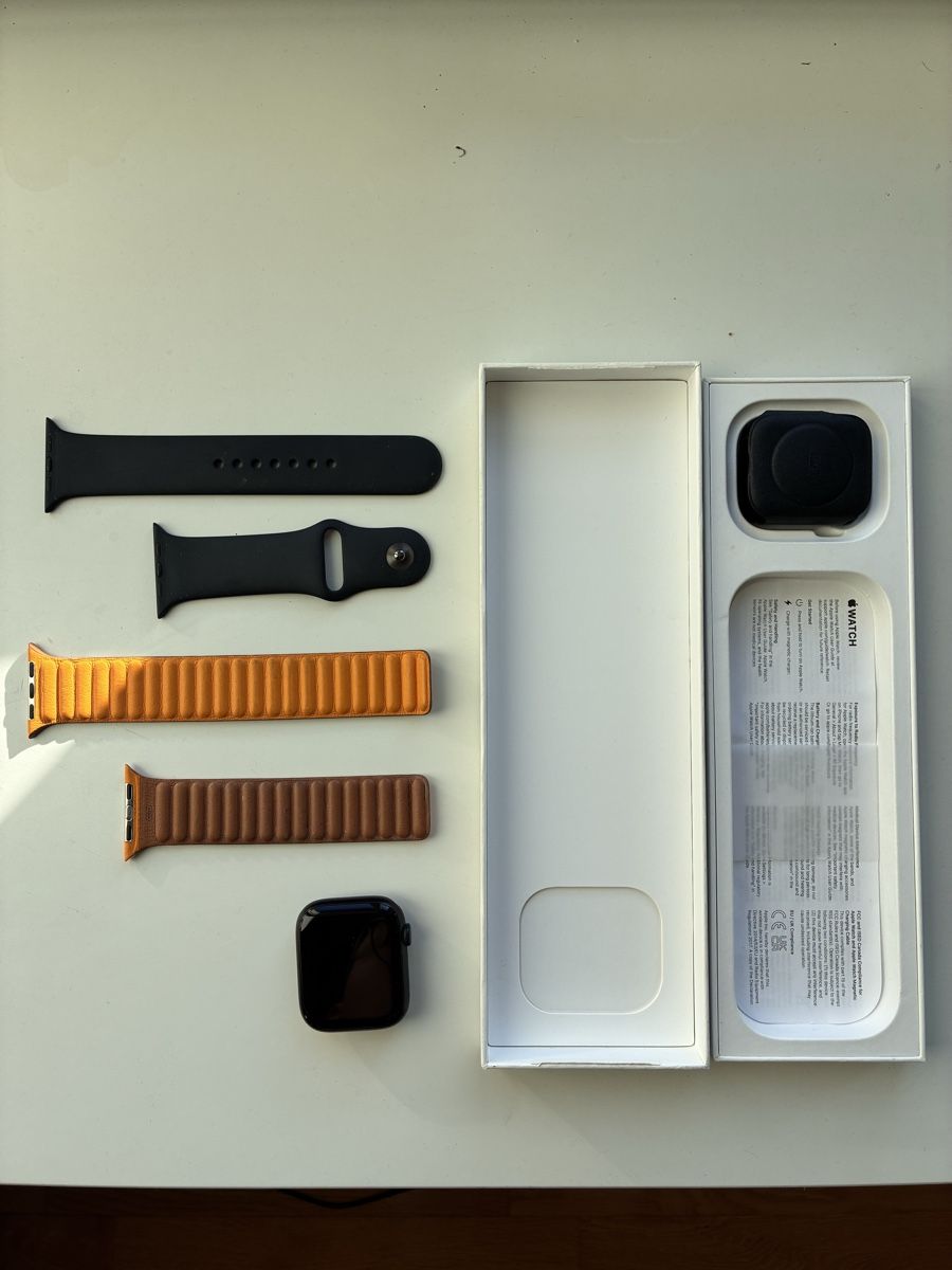 Apple Smartwatch: Apple Watch 9 mit Zubehör – Usato da Zürich venduto da ttseng