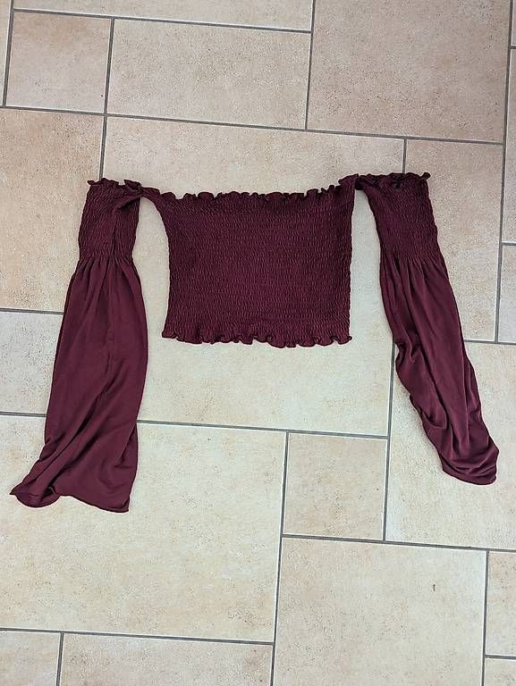 Camicette: Pull crop top – Usato da Saillon venduto da vic_xny8