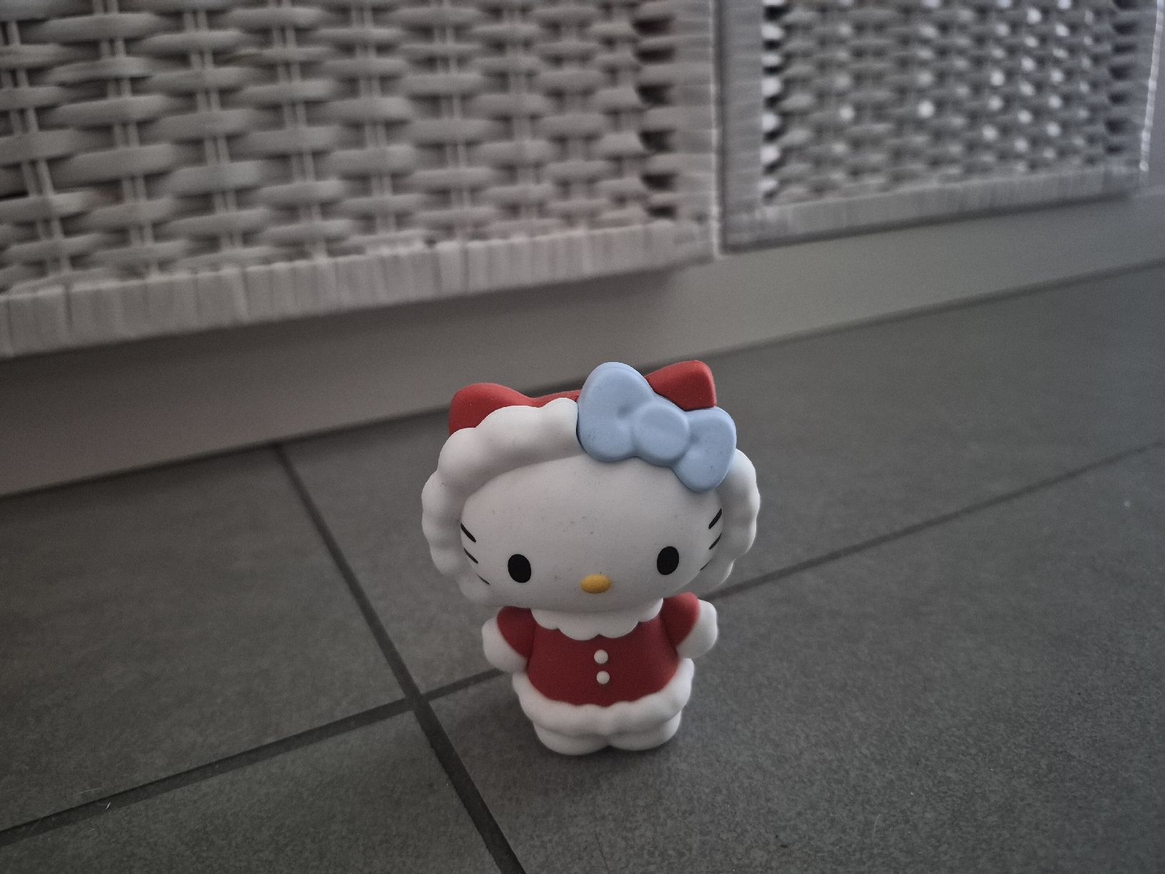 Hello Kitty Statuette: Hello Kitty Figur Weihnachtskostüm guter Zustand – Usato da Wohlen AG venduto da cel_7brq