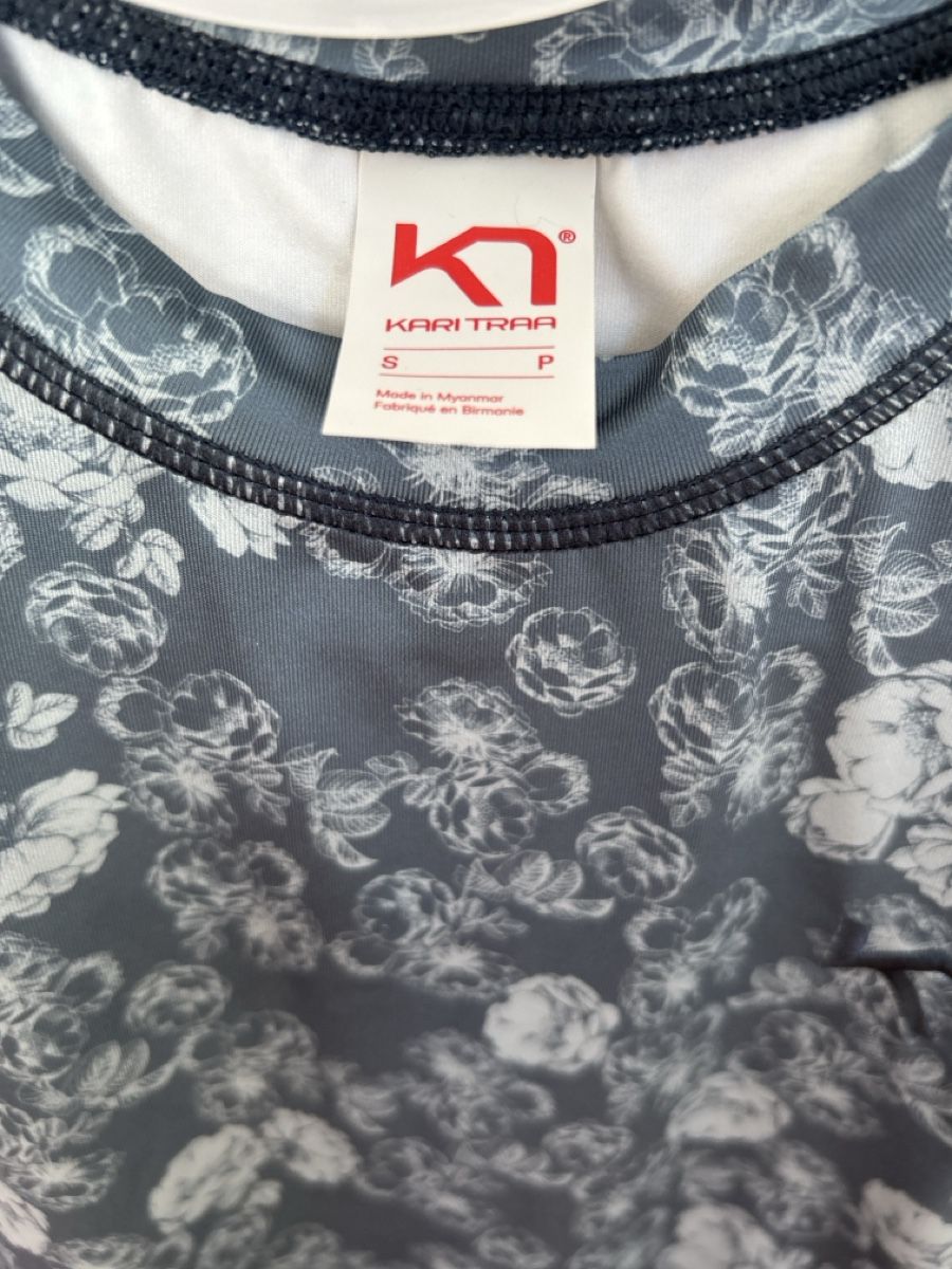 T-shirt: Maglia sportiva karitraa – Nuovo (secondo la descrizione) da Colla venduto da ali_j8dj 1
