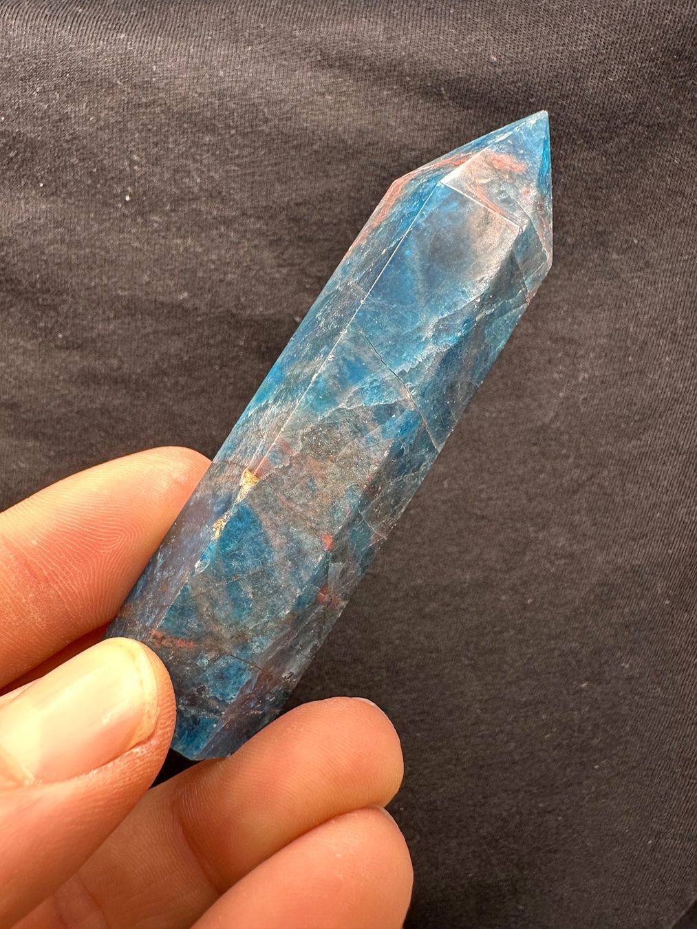 Minerali & Pietre curative: Blauer Apatit Obelisk, Turm, Spitze – Nuovo e nell'imballaggio originale da Männedorf venduto da Handschmeichler 2