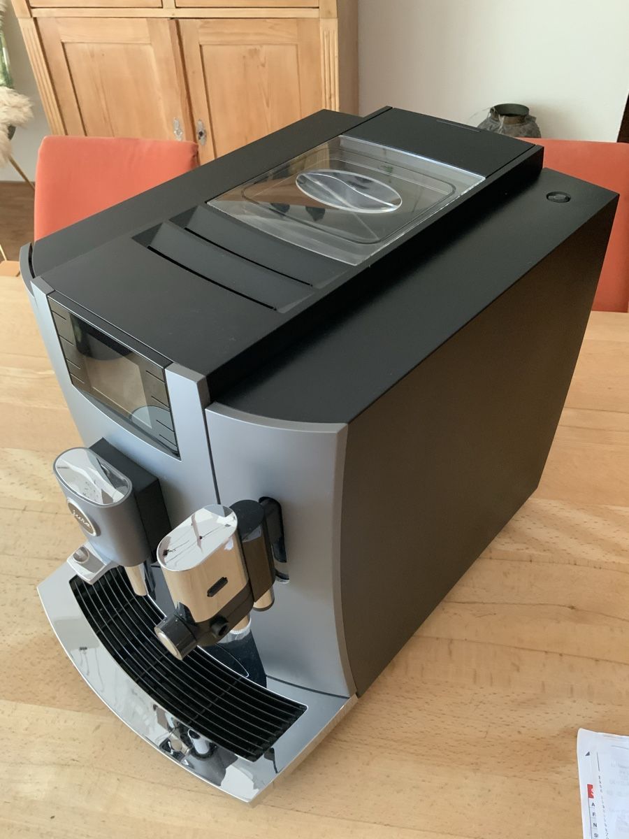 Jura Macchine per caffè & Macchine per espresso: Jura E8 – Usato da Wichtrach venduto da Mbabeli 4