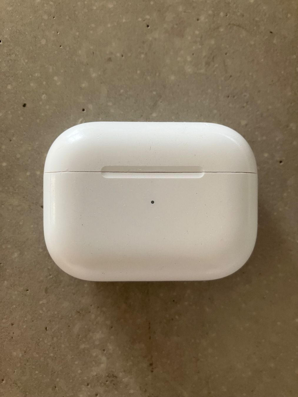 Apple Cuffie: Apple AirPods Pro 1 Charging Case – Usato da Lausanne venduto da mr.v 1