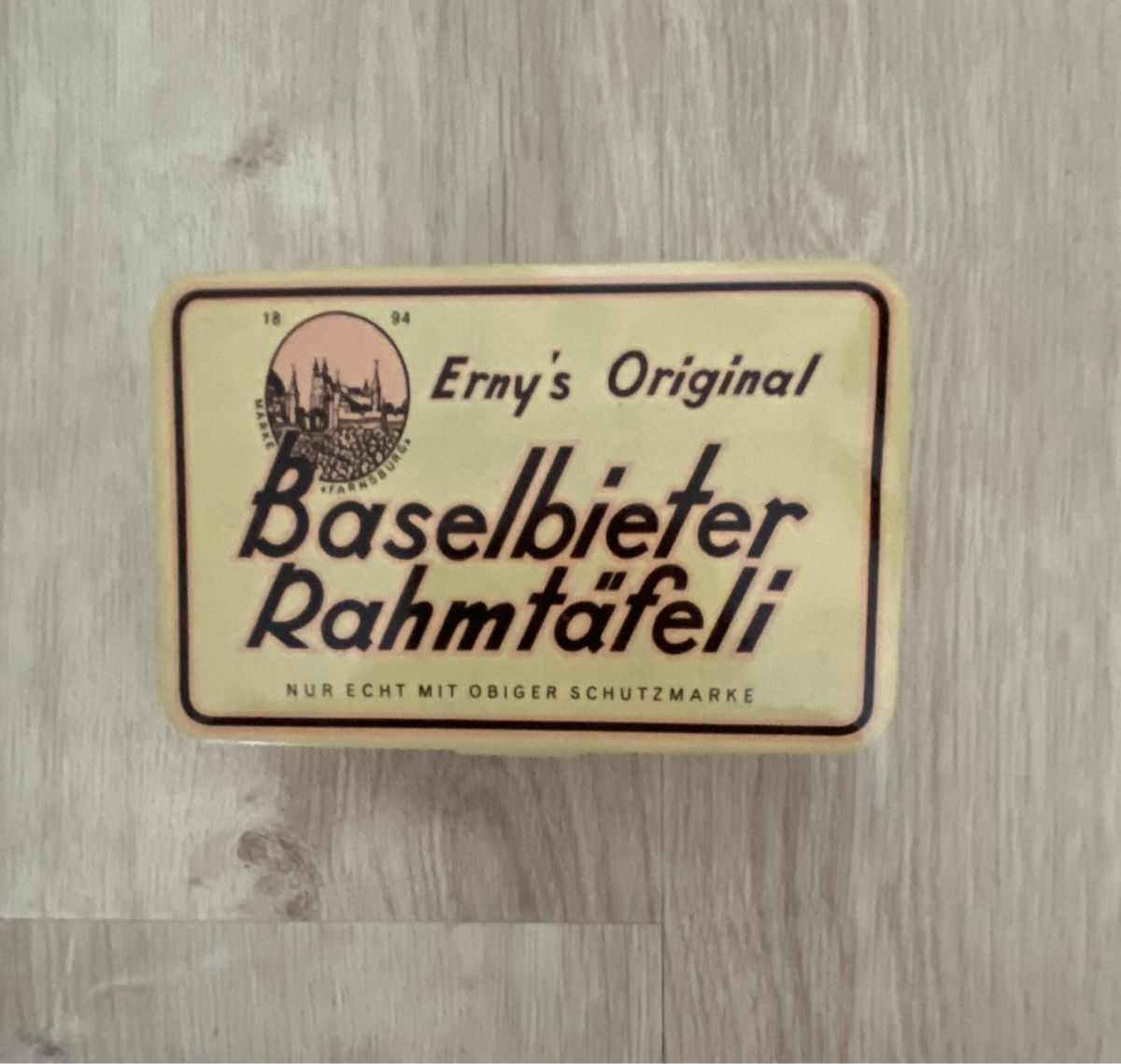 Zuccheriere: Erny‘s Original Baselbieter Rahmtäfeli Blechdose – Usato da Zürich venduto da kar_7gs6