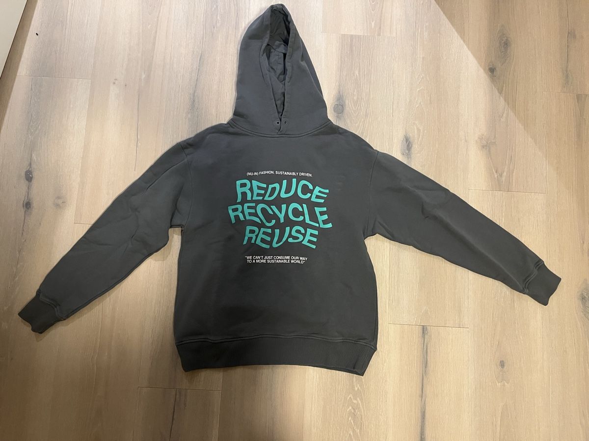 Maglioni & Felpe: Hoodie anthrazit Nu-in S neu – Nuovo (secondo la descrizione) da Birrwil venduto da vanyboo