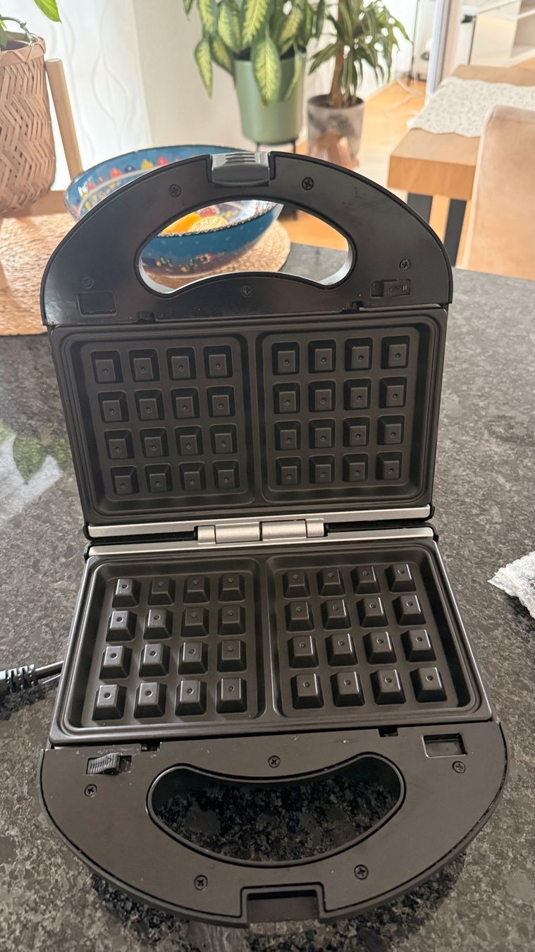Küchengeräte: MIO STAR Bricelet & Waffle 760 mit Wechselplatten – Gebraucht aus Hochdorf von Lilporto